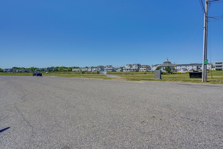 Jersey Shore Getaway w / Grill: Walk to Beach!