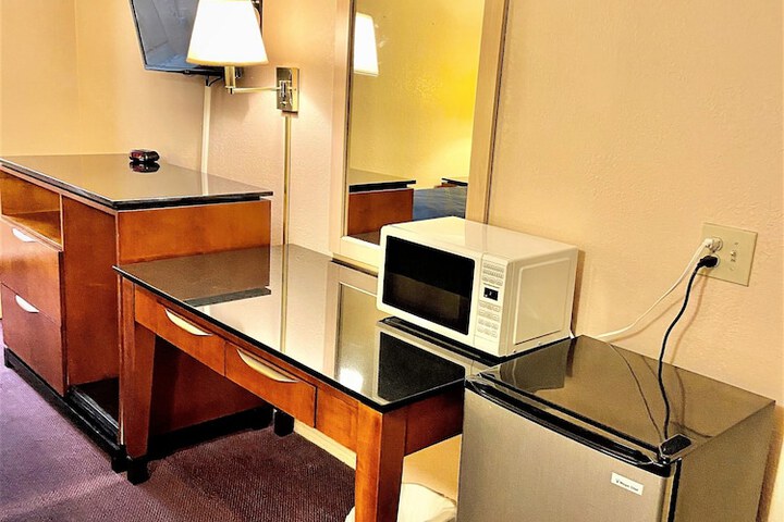 Room 17 of 36