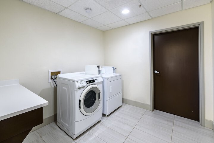 Holiday Inn Express Hotel & Suites Bastrop by IHG