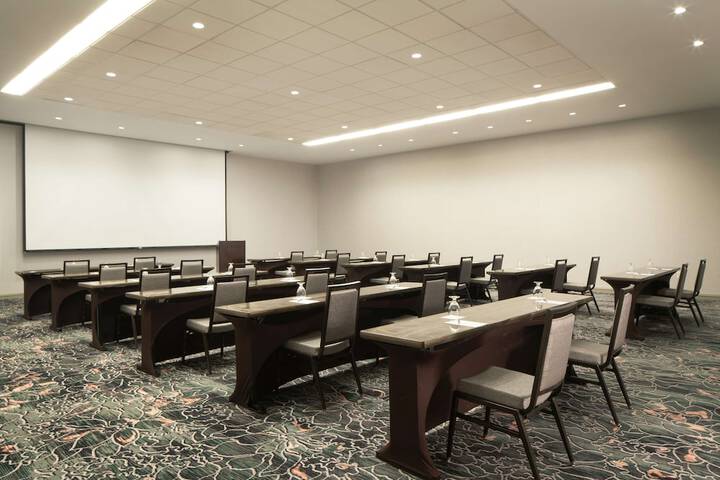 Hilton Atlanta / Marietta Hotel & Conference Center