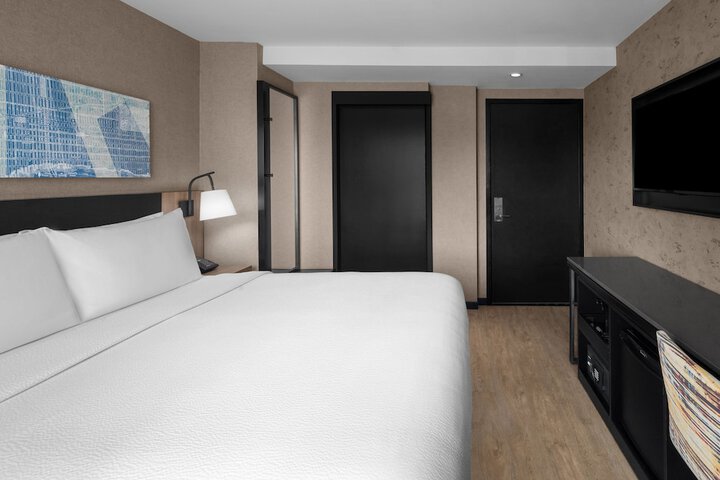 Room 16 of 42