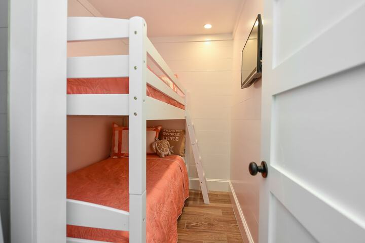 Room 79 of 290