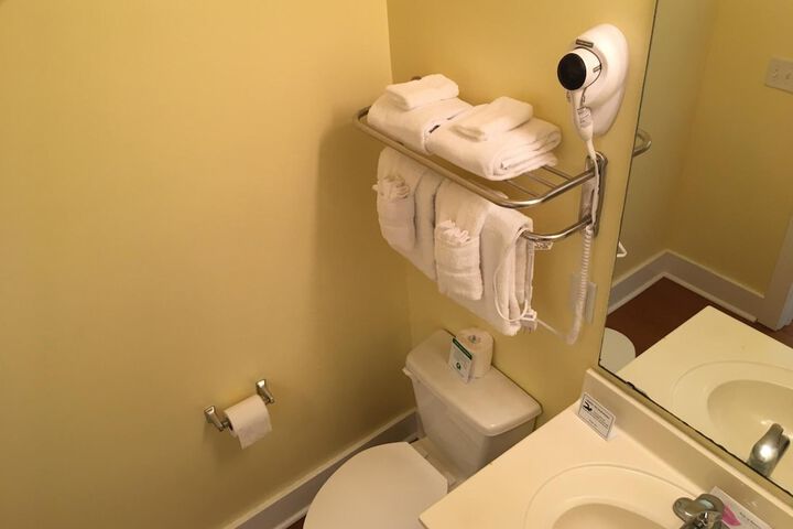 Topsail Shores Inn