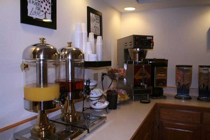 Breakfast/Coffee Service 32 of 37
