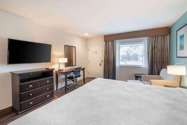 Room 16 of 38