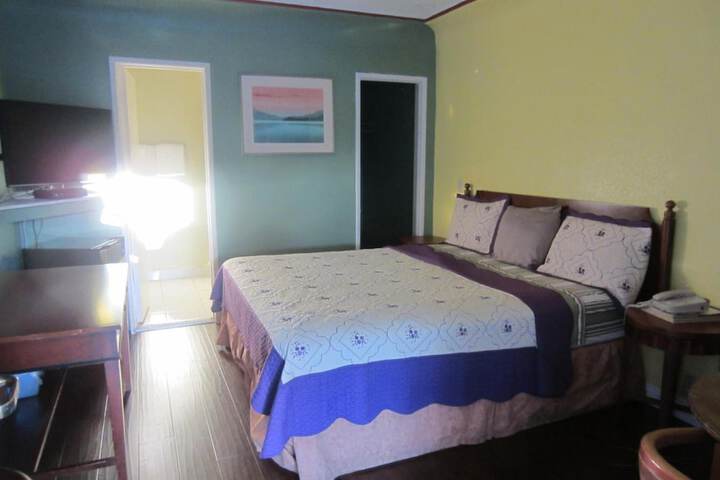 Room 33 of 54