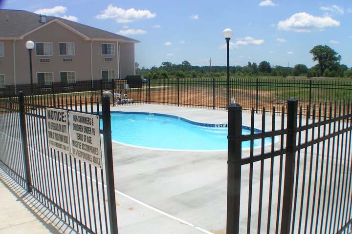 Heritage Inn & Suites