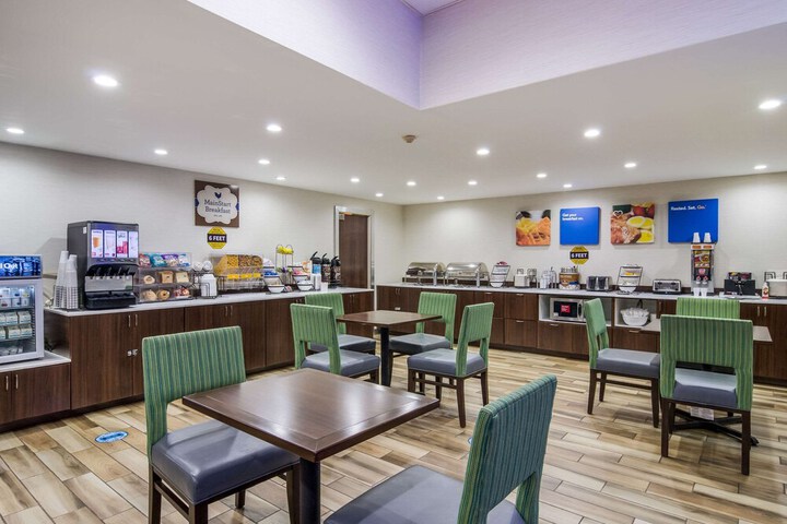 Comfort Inn & Suites Pittsburgh Fox Chapel