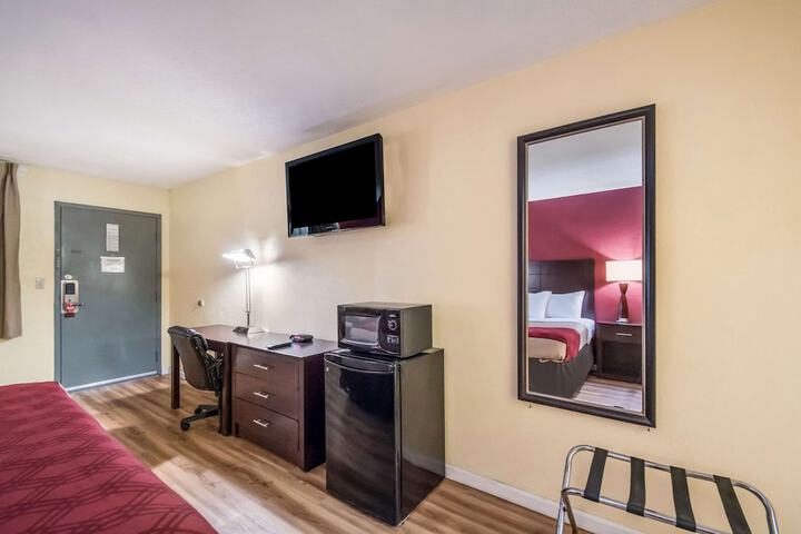 Room 19 of 28