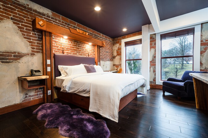 The Horton Hotel and Rooftop Lounge