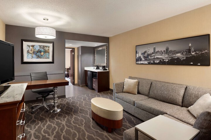 Room 13 of 37