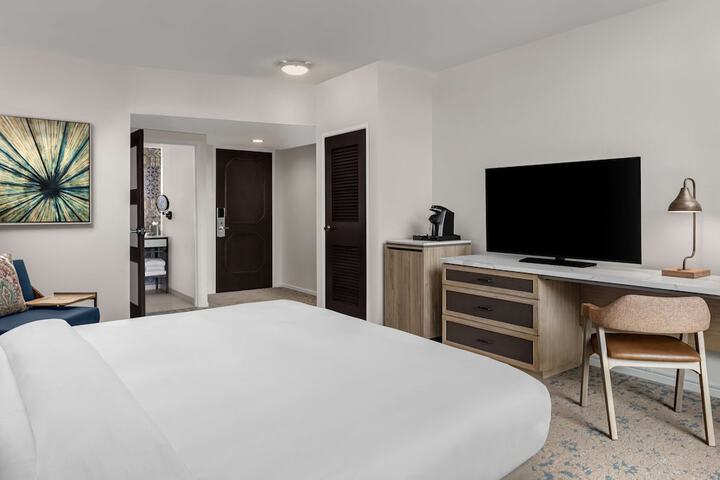 Room 70 of 116
