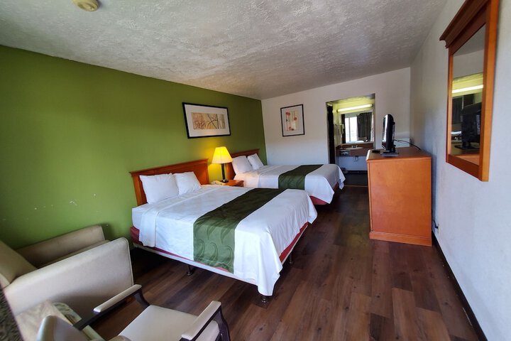 Room 6 of 16