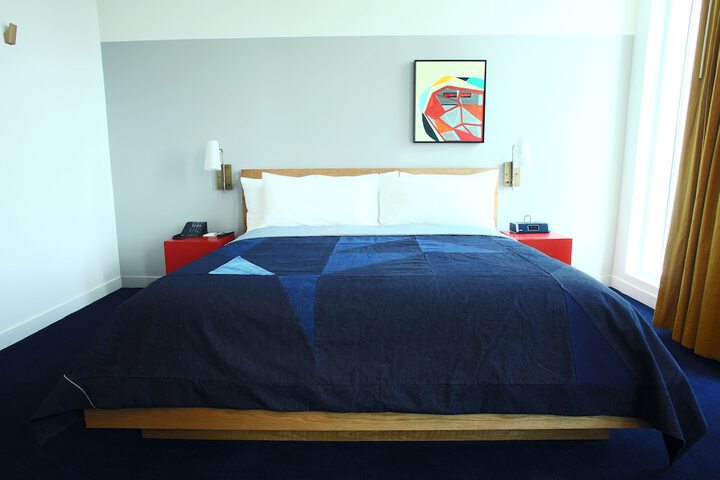 Room 23 of 103