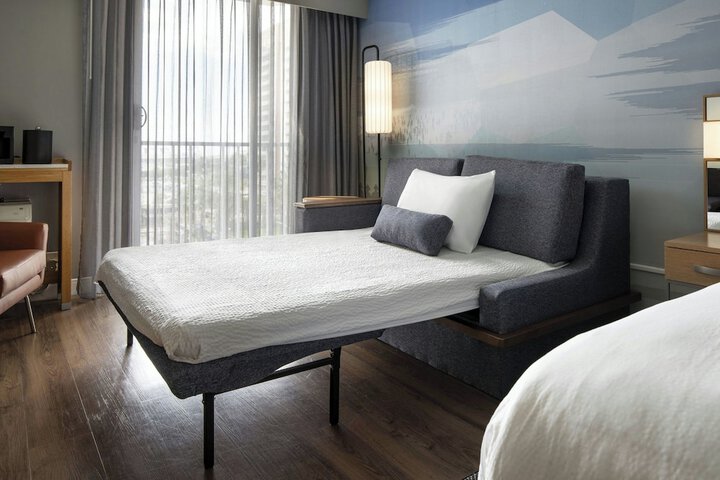 Room 22 of 65