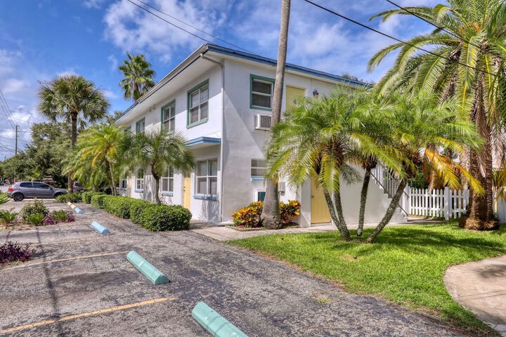 BeachTrail Lodging