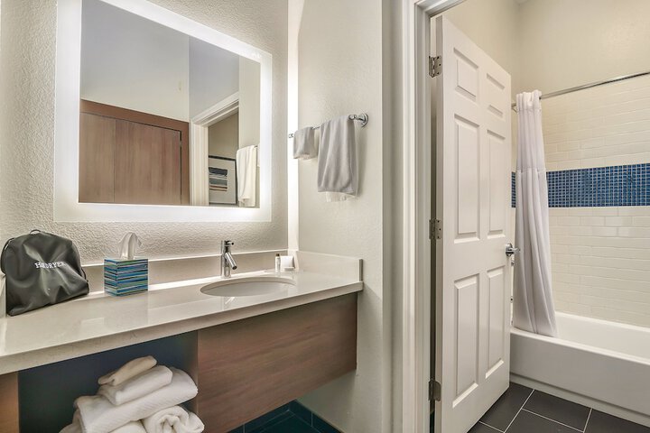 Staybridge Suites University Area by IHG