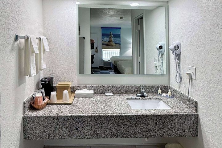 Days Inn by Wyndham Eglin AFB