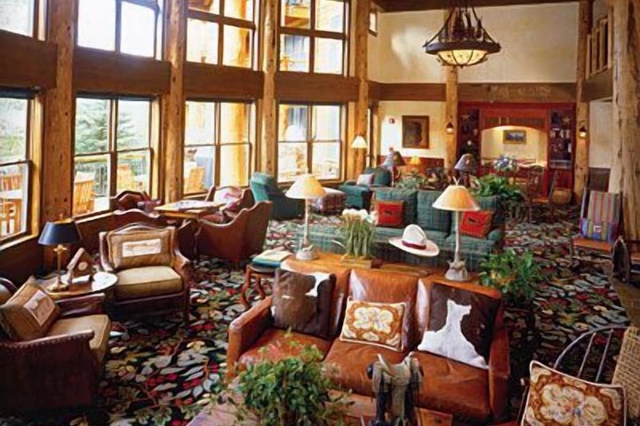 Hotel Interior 11 of 25