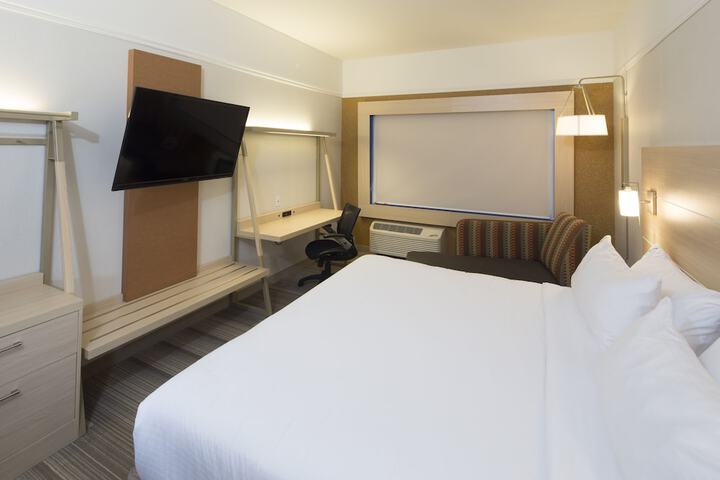 Room 9 of 31