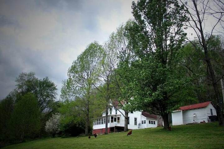 Lost River Hostel