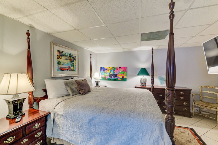 Room 25 of 113