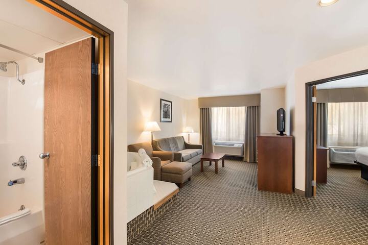 Room 37 of 48