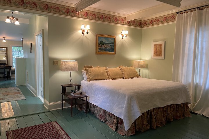 Room 49 of 61