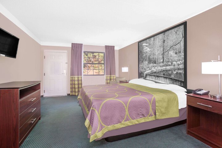Room 14 of 15