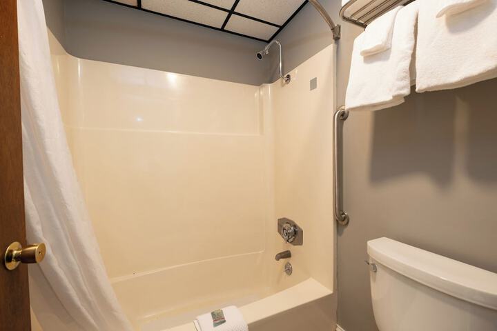Fireside Inn & Suites Bangor