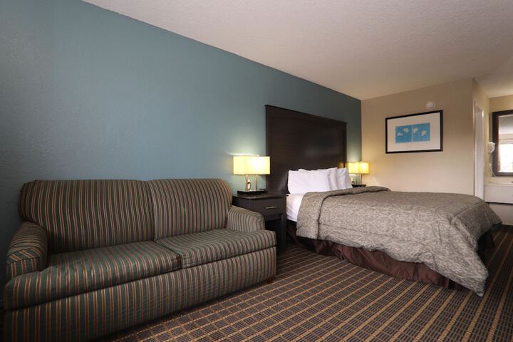 Room 35 of 38