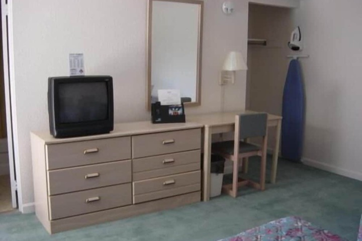 Room 12 of 20