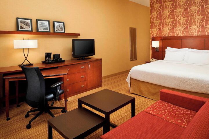 Courtyard by Marriott Detroit Utica
