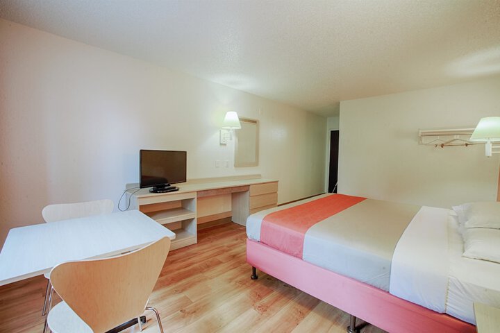 Room 26 of 47
