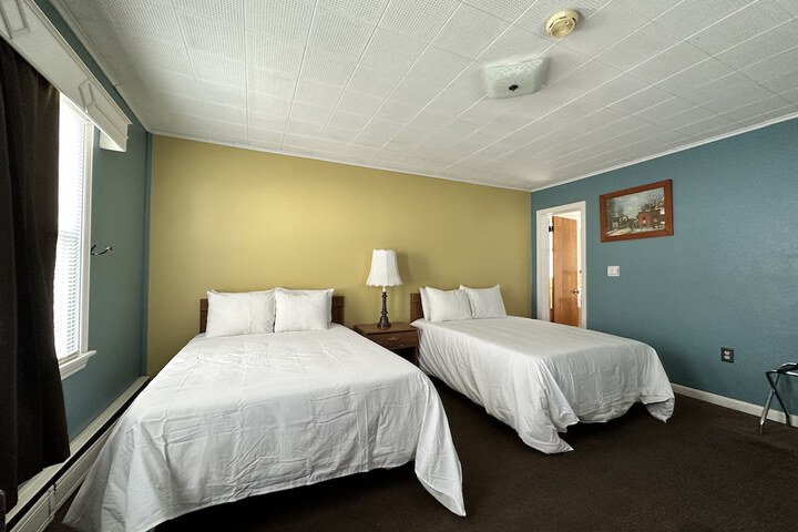 Room 27 of 61