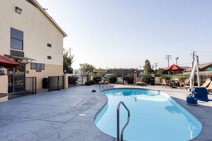 Pool 4 of 43