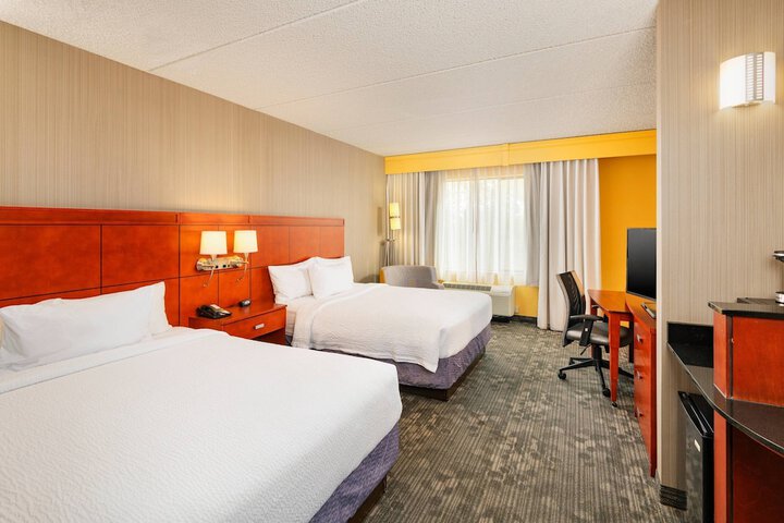 Courtyard by Marriott Phoenix North / Happy Valley