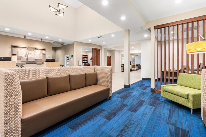 Holiday Inn Express & Suites Klamath Falls Central by IHG
