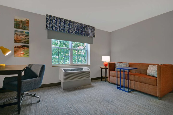 Room 12 of 42