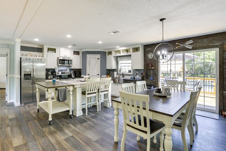 Charming Perry Home 2 Mi to the Gulf!