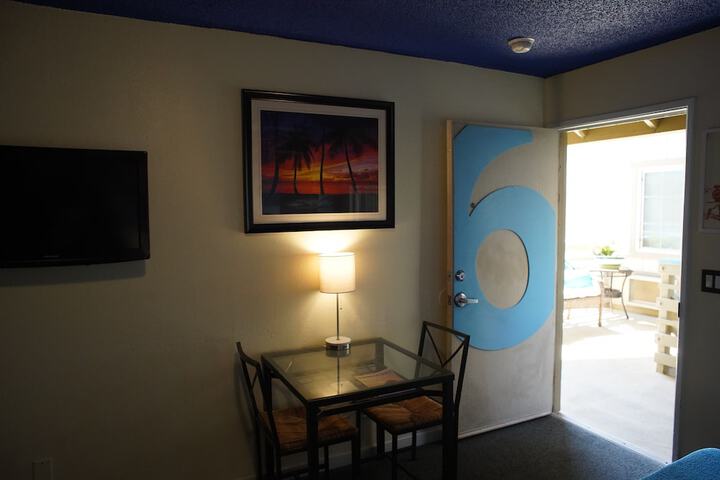 Room 9 of 60