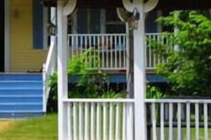 RiverWood Inn