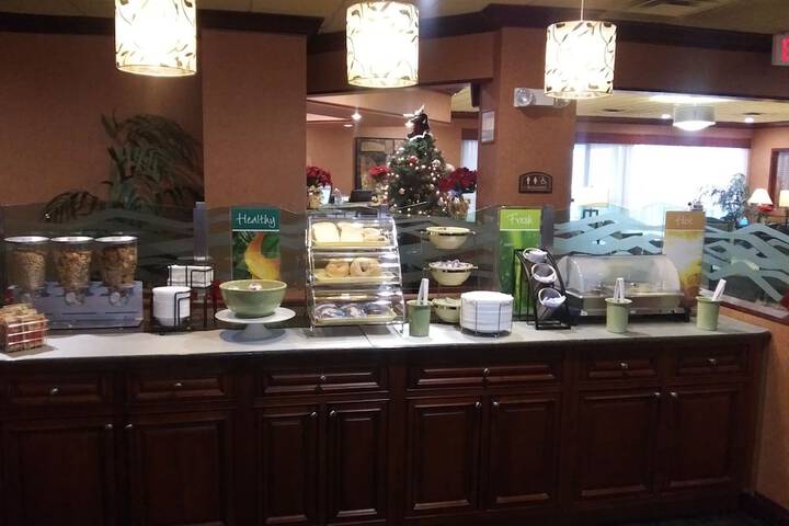 Breakfast/Coffee Service 82 of 89