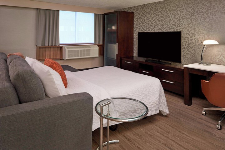 Room 12 of 27