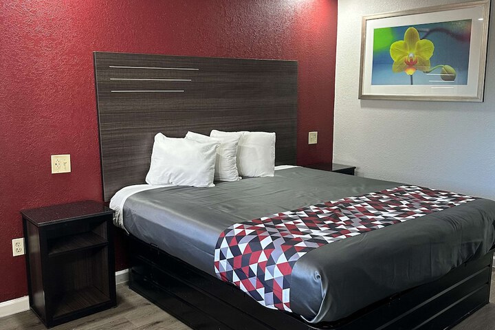Room 7 of 7