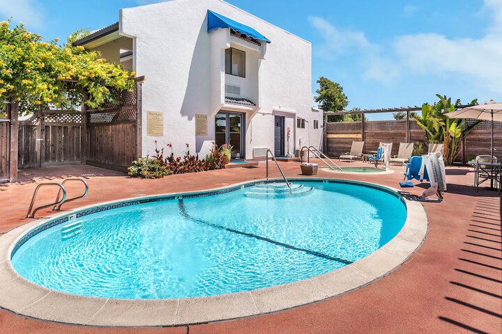 Pool 4 of 20