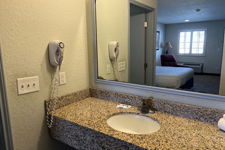 Room 26 of 32