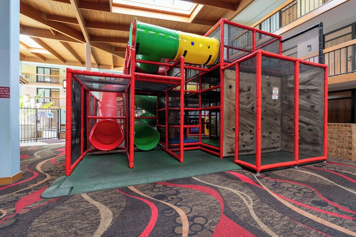 MCM Grande Hotel FunDome Odessa