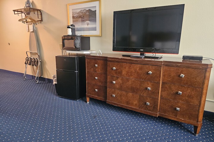 Room 35 of 66