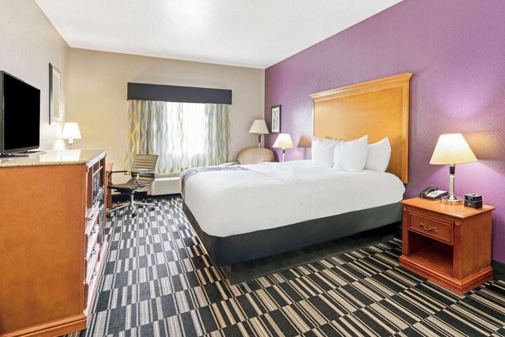 La Quinta Inn & Suites by Wyndham Ada